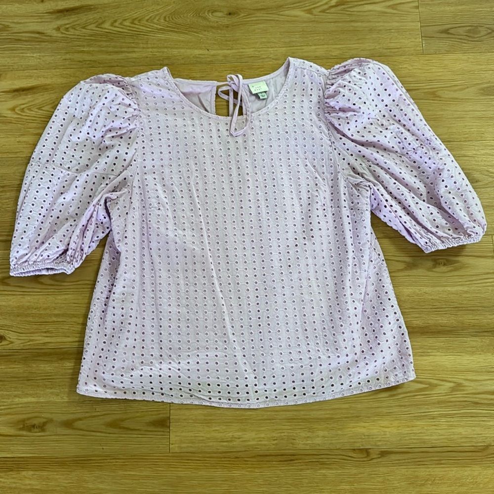 A New Day Womens Lavendar Eyelet Puff Sleeve Blouse Size Large Pastel Spring